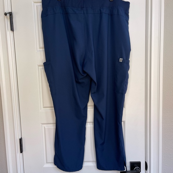 🔥 BEYOND SCRUBS Set - Picture 8 of 11